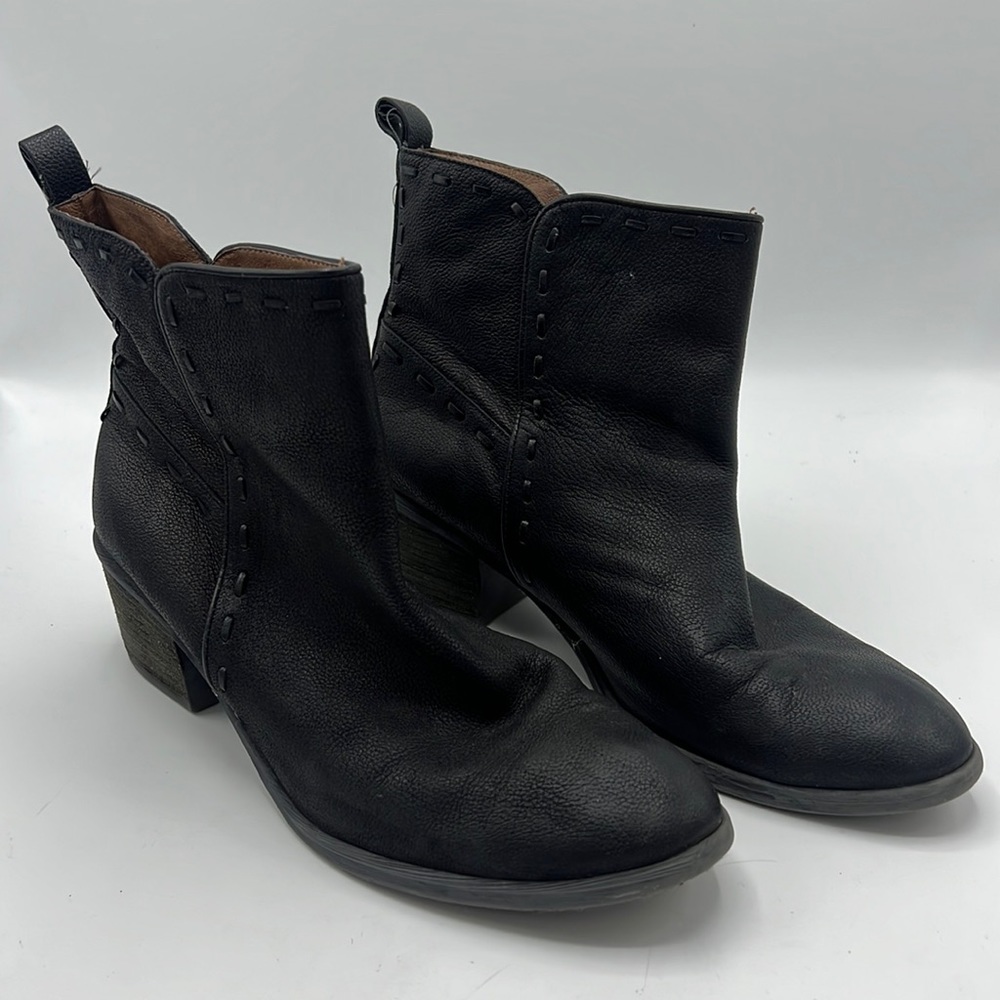 Donald J Pilner Black Ankle Boots Womens